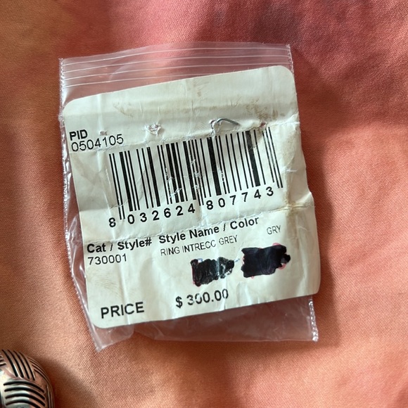 New Ferragamo large sterling silver ring - Picture 7 of 7